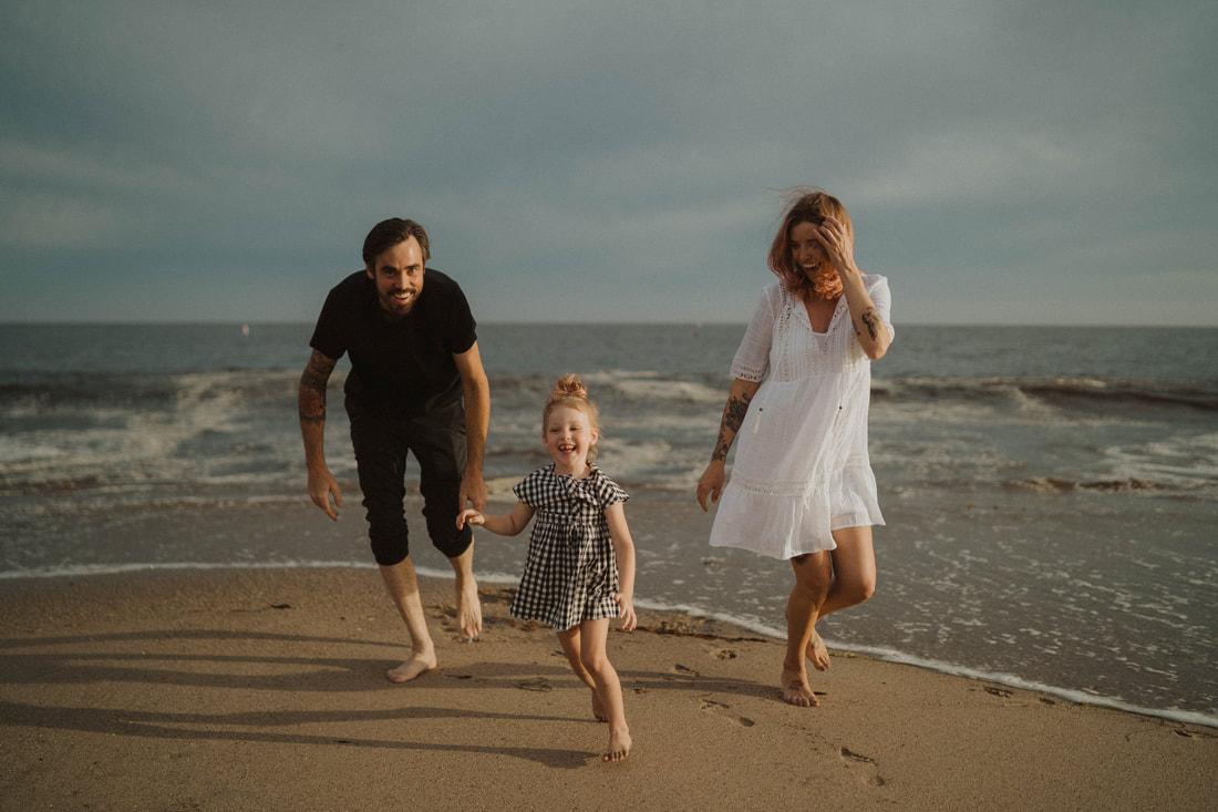 We're a Santa Cruz based family photographer and videographer who specialize in Family sessions. 